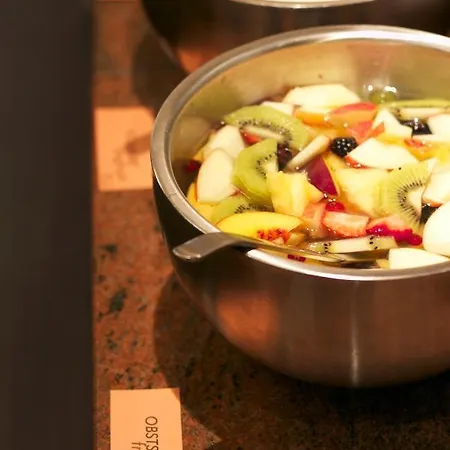 & Boehm Отель *